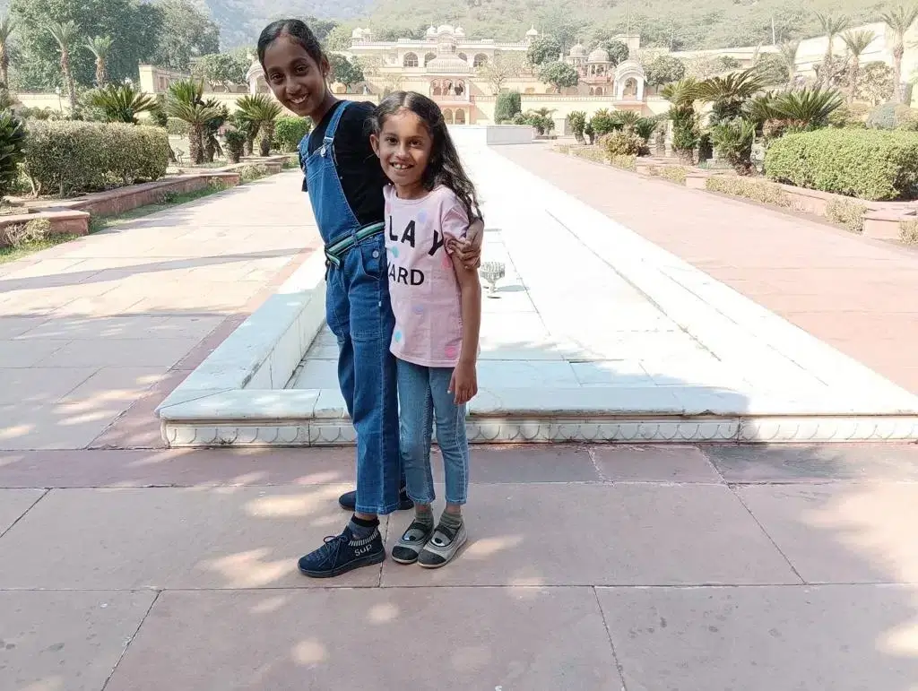 Nirvi With Nia